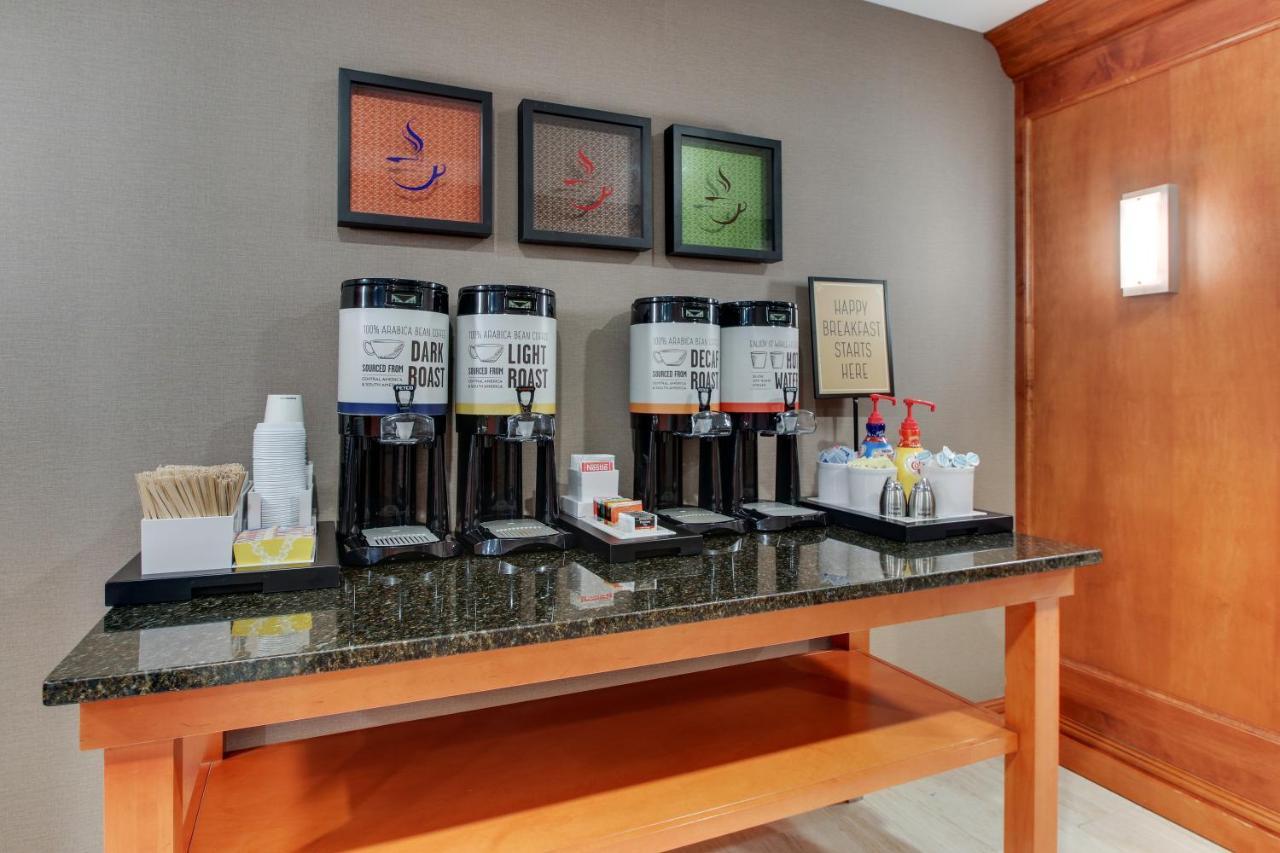 Hampton Inn Indianapolis/Кармел Екстериор снимка