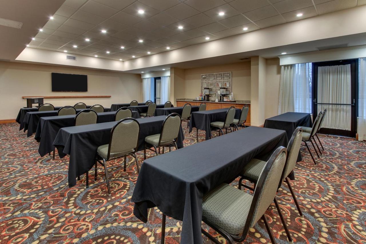 Hampton Inn Indianapolis/Кармел Екстериор снимка