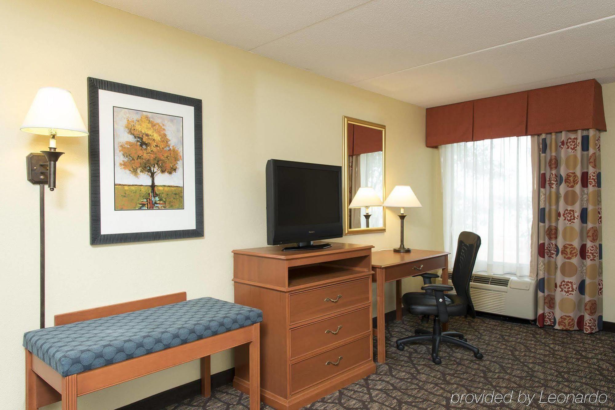 Hampton Inn Indianapolis/Кармел Екстериор снимка